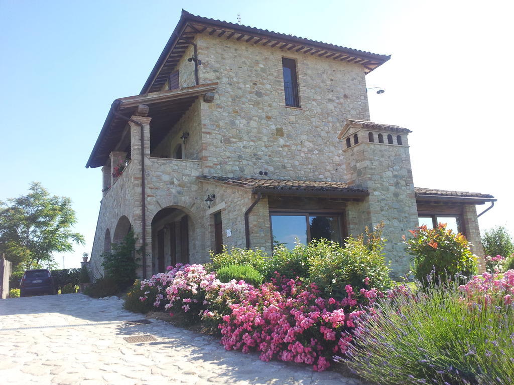 Agriturismo La Torraccia 托迪 外观 照片