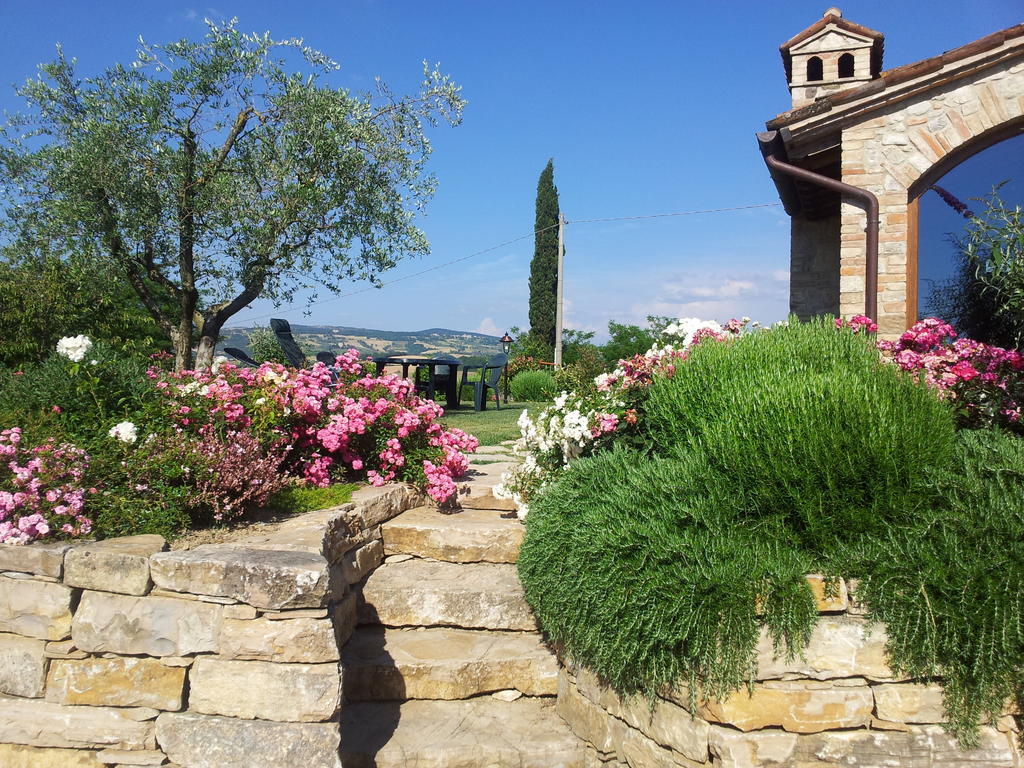 Agriturismo La Torraccia 托迪 外观 照片