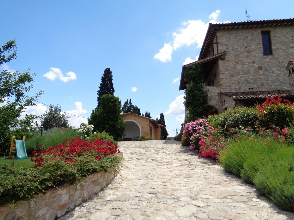Agriturismo La Torraccia 托迪 外观 照片