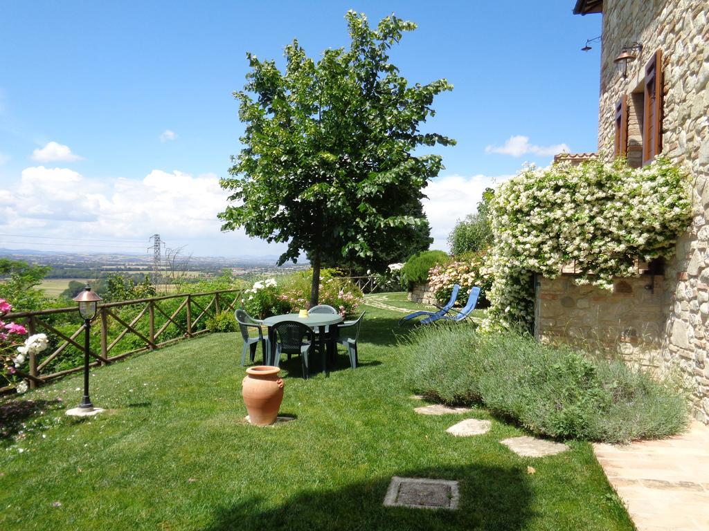 Agriturismo La Torraccia 托迪 外观 照片