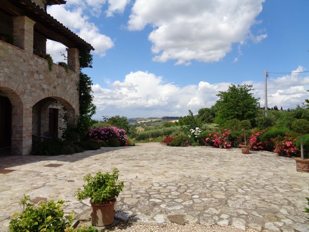 Agriturismo La Torraccia 托迪 外观 照片